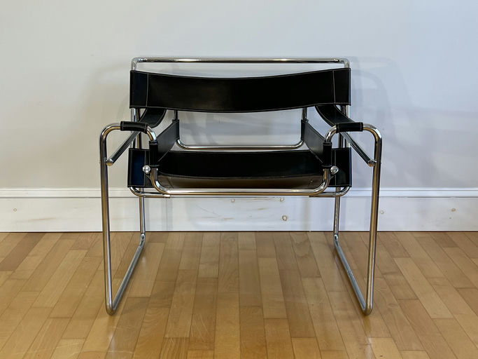 Wassily Chair Model B3 in Black Leather by Marcel Breuer, Italy, 1925