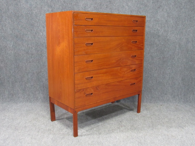 Midcentury Danish Modern Teak Dresser Chest of Drawers Dresser