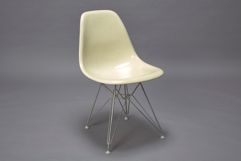 Charles Eames Fiberglass Shell Chair for Herman Miller with Original Eiffel Base