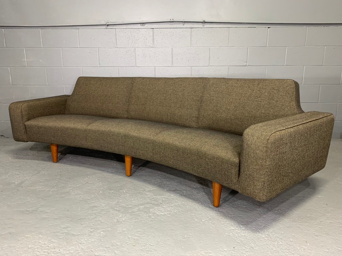 Danish Modern Mid-Century Model 450 Banana Curved Sofa by Illum Wikkelsø for Aarhus Polstrermøbelfabrik