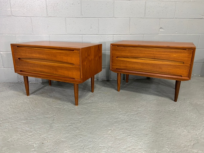 Pair of Teak Mid-Century Danish Modern Nightstands / End Tables