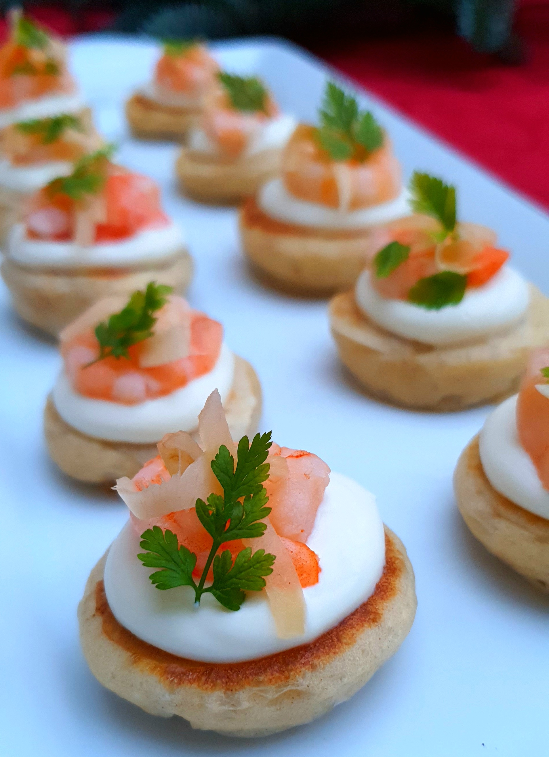 Hauseigene Blinis mit Garnelen und Wasabi-Creme (traditionel & Thermomix)