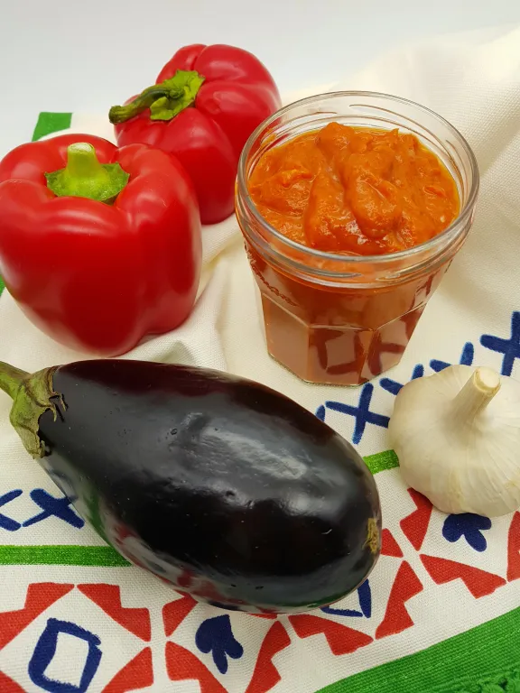 Ajvar - a roasted red pepper spread from the Balkans (traditional & Thermomix)