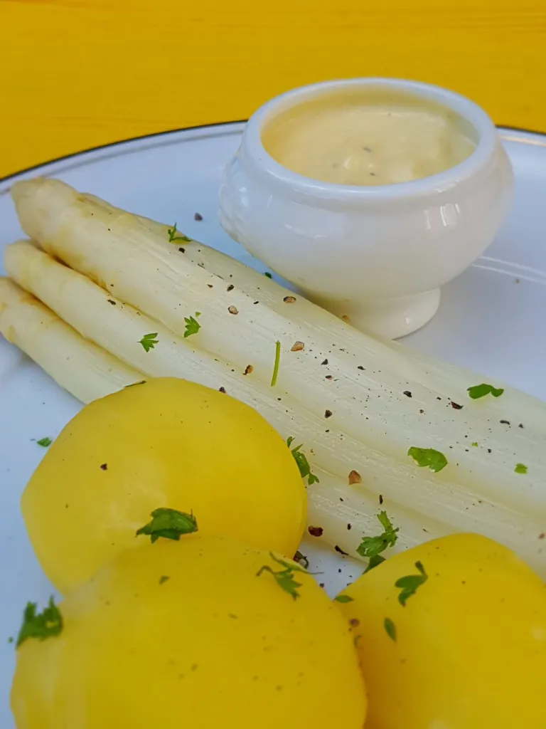 Sauce Hollandaise (traditional, student Version & Thermomix)