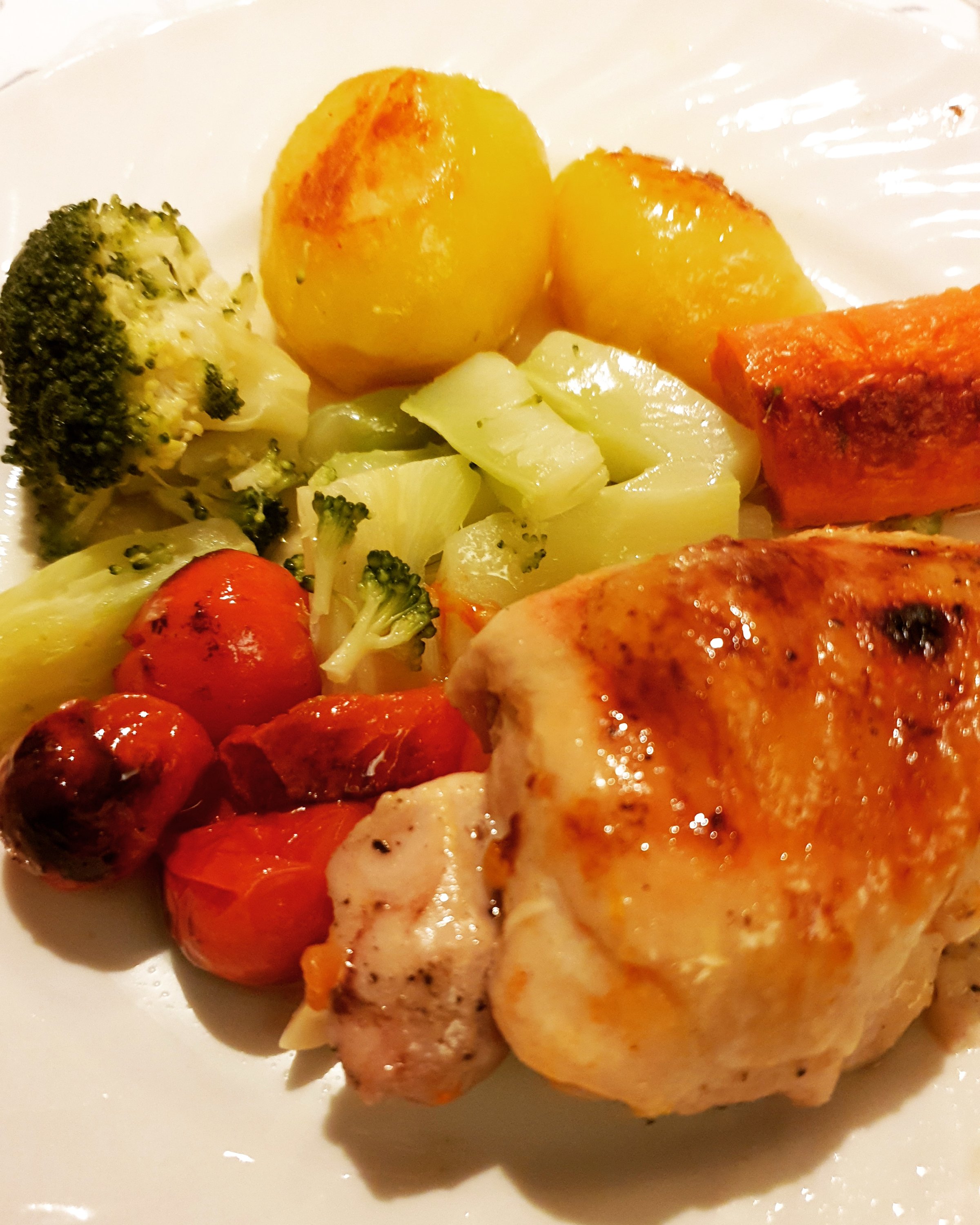 Poulet à la tomate cerise et à l’ail