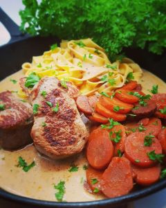 Filet de porc avec sa sauce à la moutarde