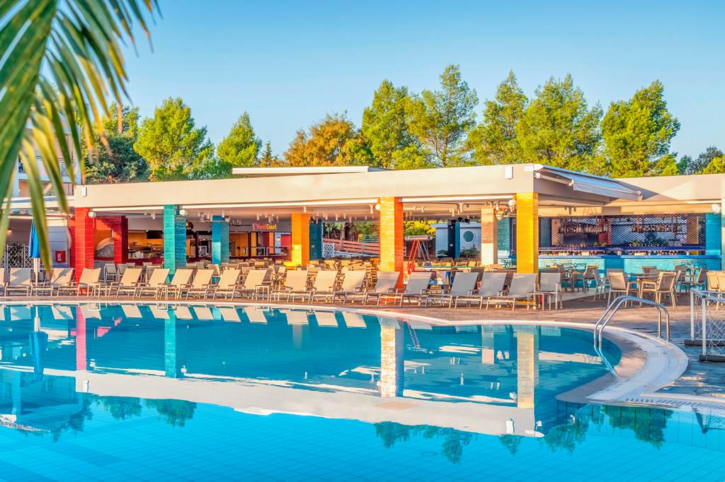 CFU_69624_Mareblue_Beach_Resort_1221_01.jpg