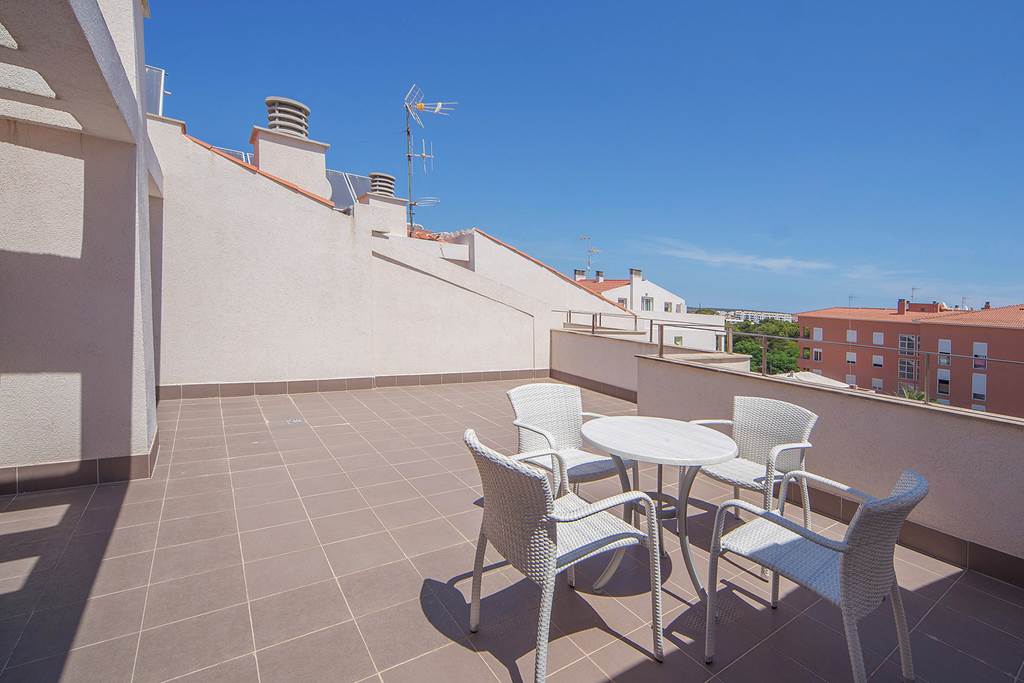 MAH_88627_Aparthotel_Ferrer_Skyline_1224_14.jpg