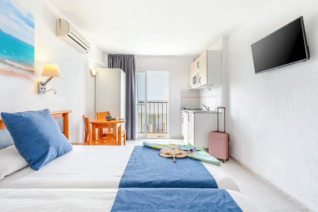 IBZ_75678_Apartamentos_Vibra_Caleta_0123_01.jpg
