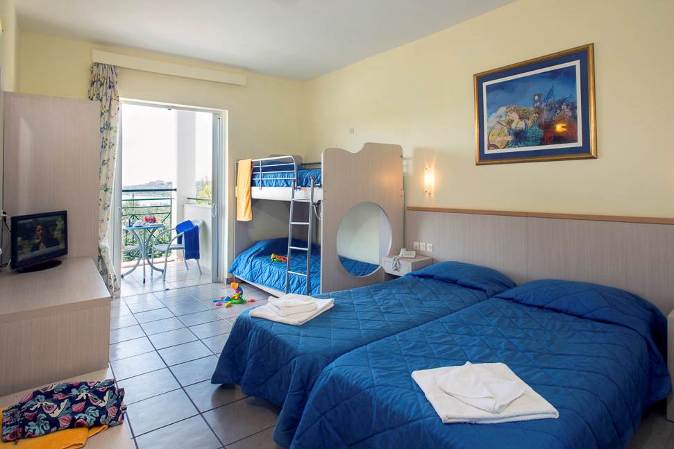 CFU_69624_Mareblue_Beach_1018_14.jpg