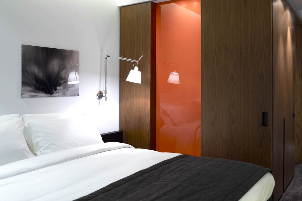 SKG_78678_The_Met_Hotel_0618_14.jpg