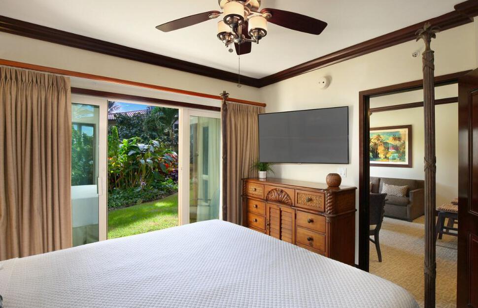 Waipouli-Beach-Resort-Spa-Kauai-by-Outrigger-12.jpg