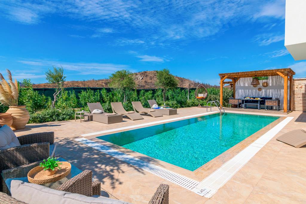 RHO_84697_Villa_Elios_Residence_0924_04.jpg