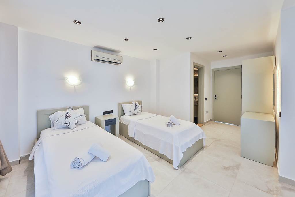 DLM_88632_Villa_Tzia_1224_01.jpg
