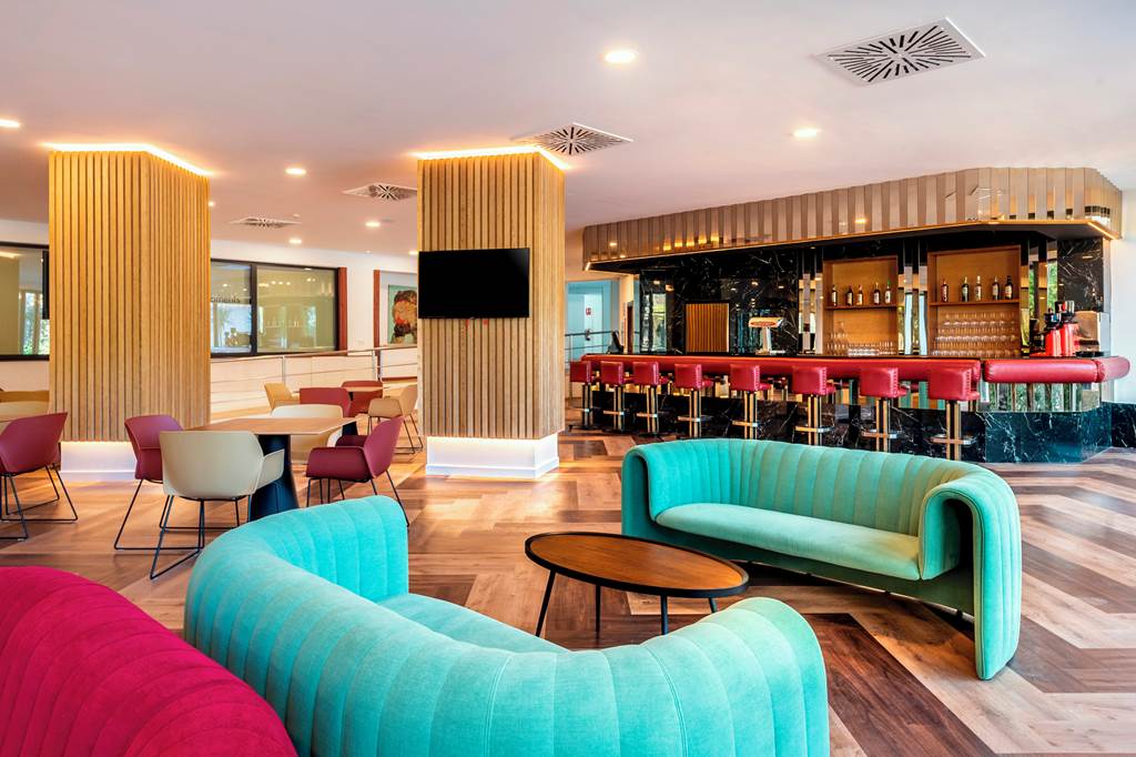PMI_83699_Hotel_Vibra_Beverly_Playa_0423_01.jpg
