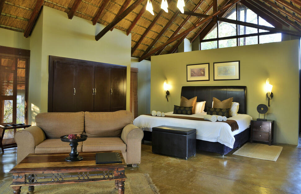 Black-Rhino-Game-Lodge-2.jpg