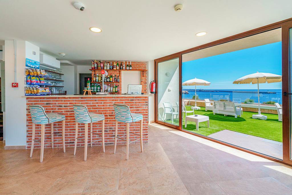 MAH_88627_Aparthotel_Ferrer_Skylinee_1224_01.jpg