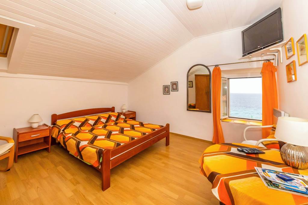 DBV_70326_Vila_Mare_1123_01.jpg