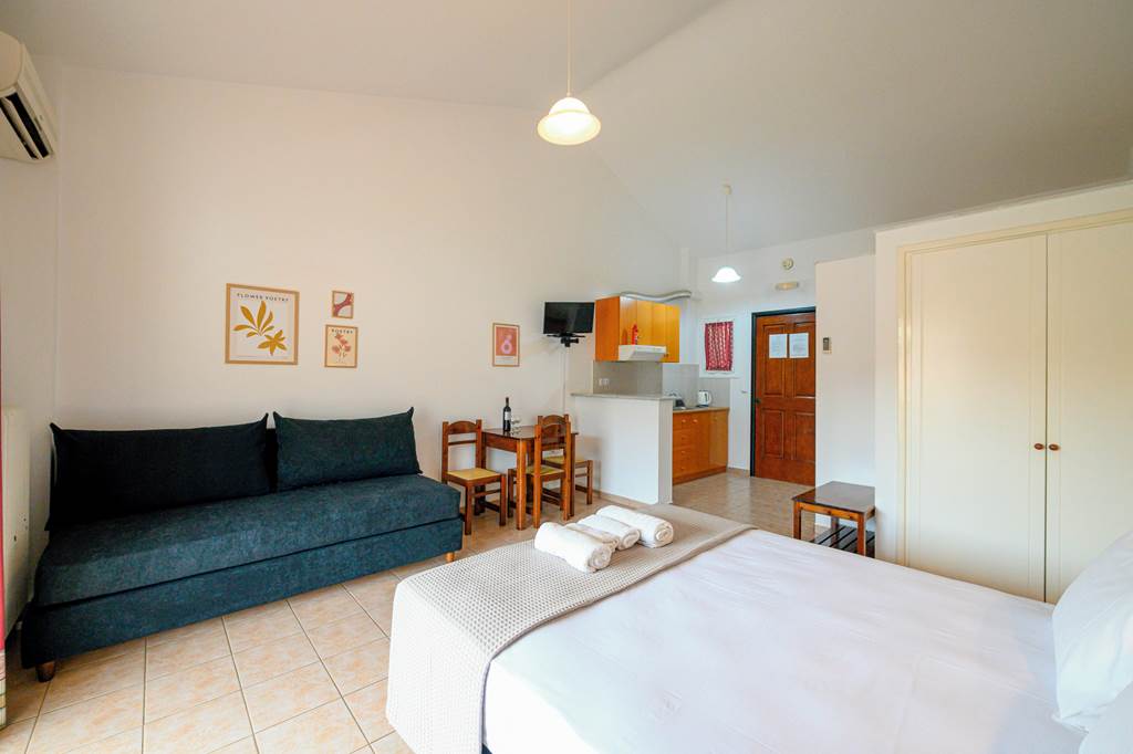 KLX_85625_Villa_Kosta_Hotel_&_Apartments_0623_09.jpg