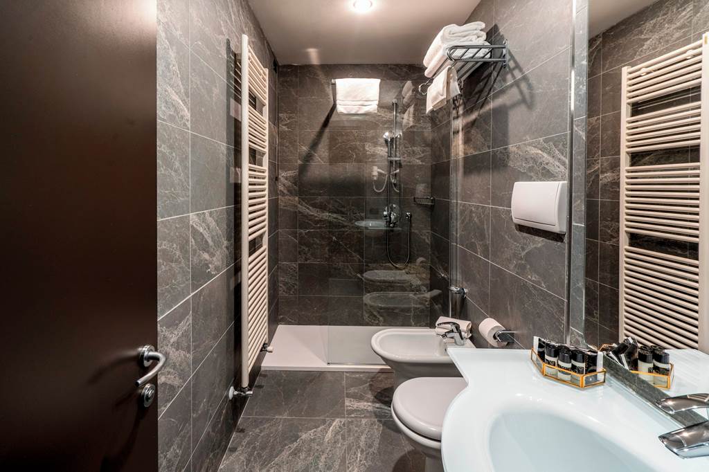 VCE_72823_Smart_Holiday_Hotel_0222_04.jpg