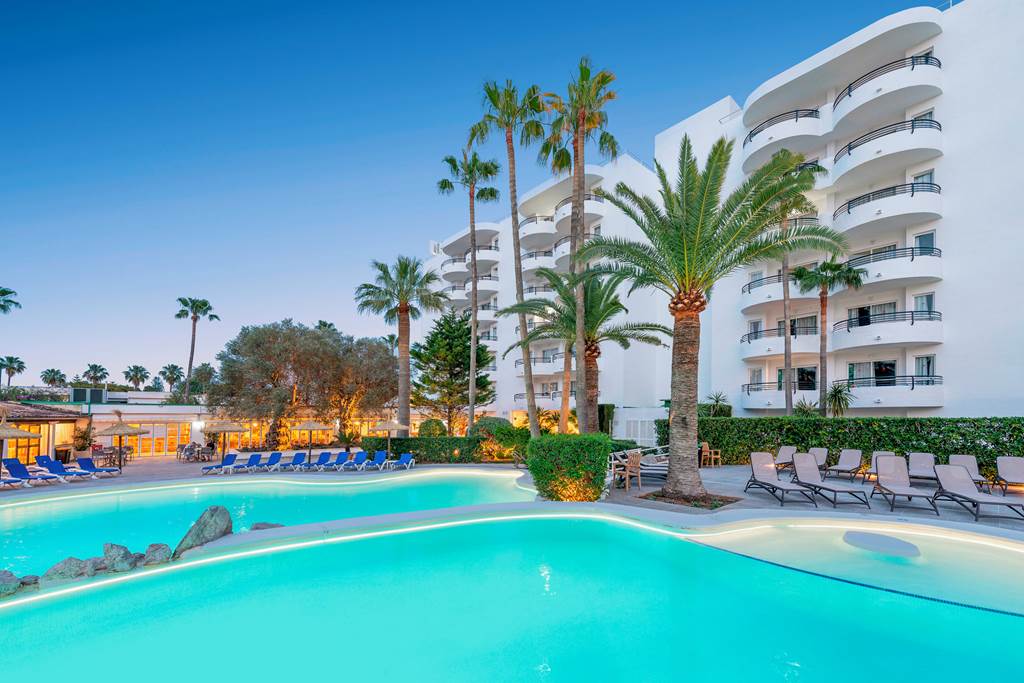PMI_74108_Alcudia_Beach_0623_17.jpg