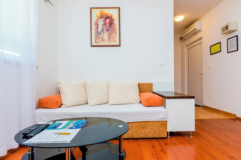 DBV_87511_Apartments_Villa_Aura_0324_16.jpg