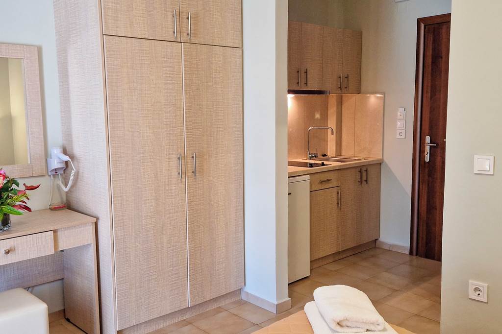 PVK_80708_Christina_Studios_&_Apartments_0523_11.jpg