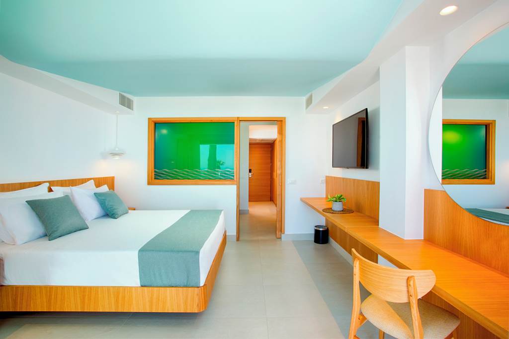 HER_70682_Arinaa_Beach_Resort_0824_05.jpg