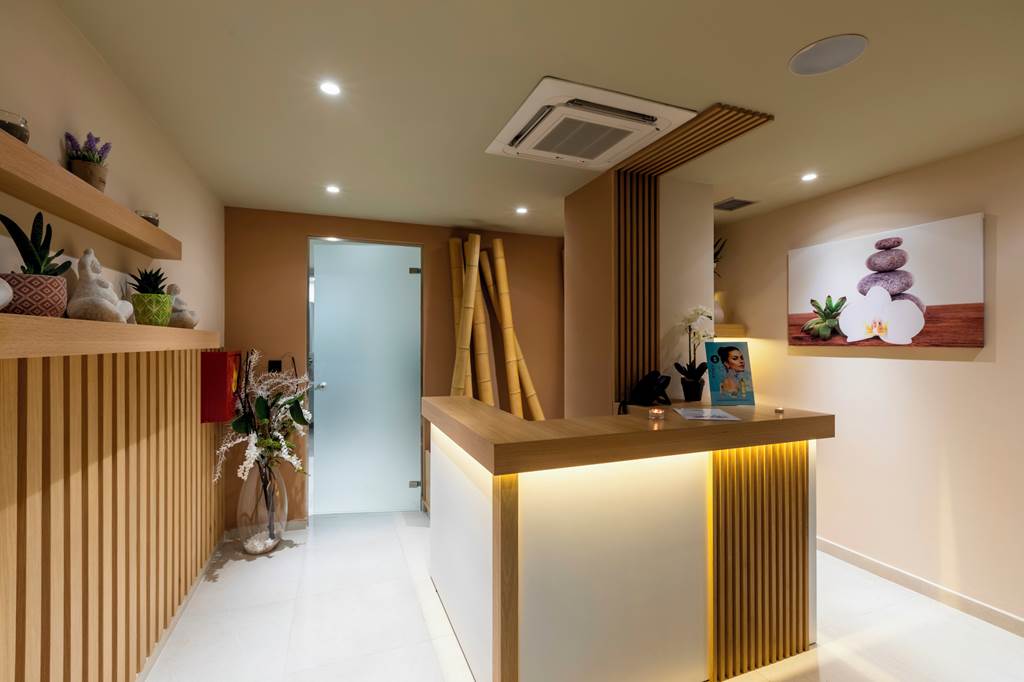 ZTH_83971_White_Olive_Elite_Hotel_1022_20.jpg
