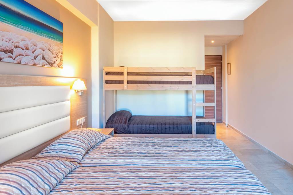 CFU_68853_Messonghi_Beach_Hotel_0922_14.jpg