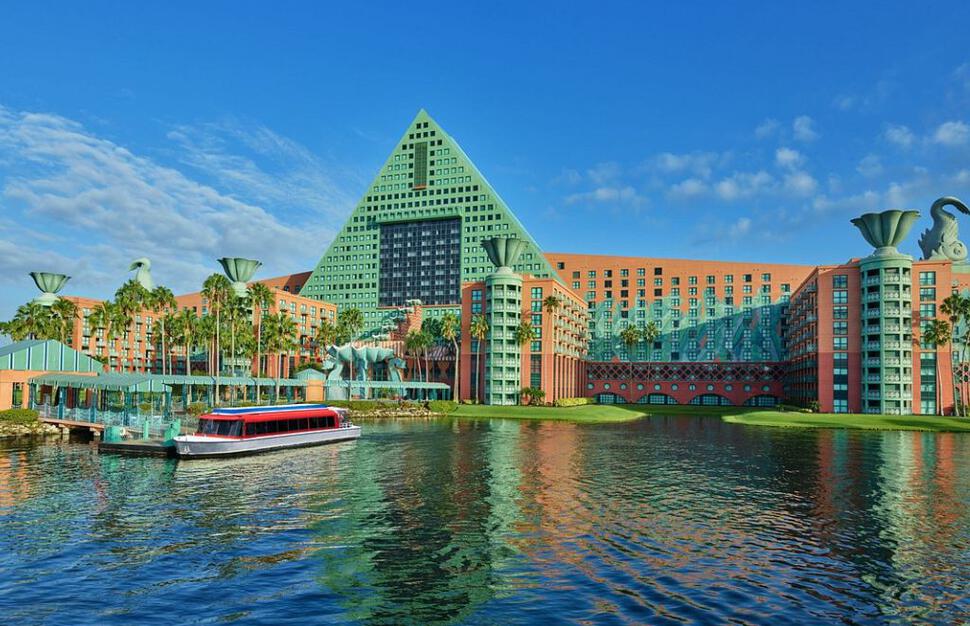 Walt-Disney-World-Swan-19.jpg