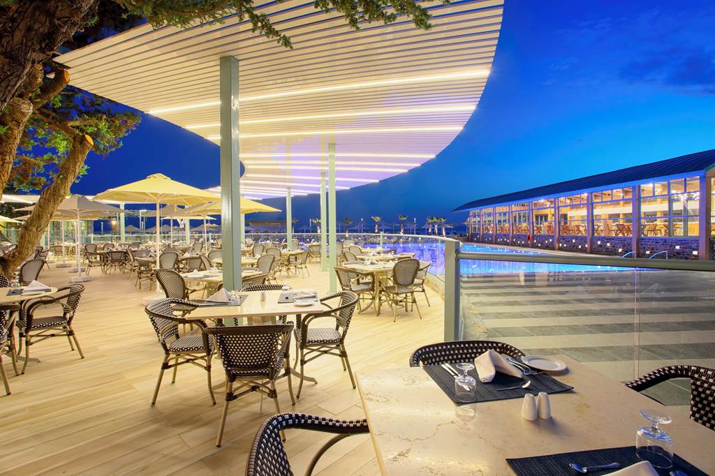 HER_70682_Arina_Beach_Resort_0824_11.jpg