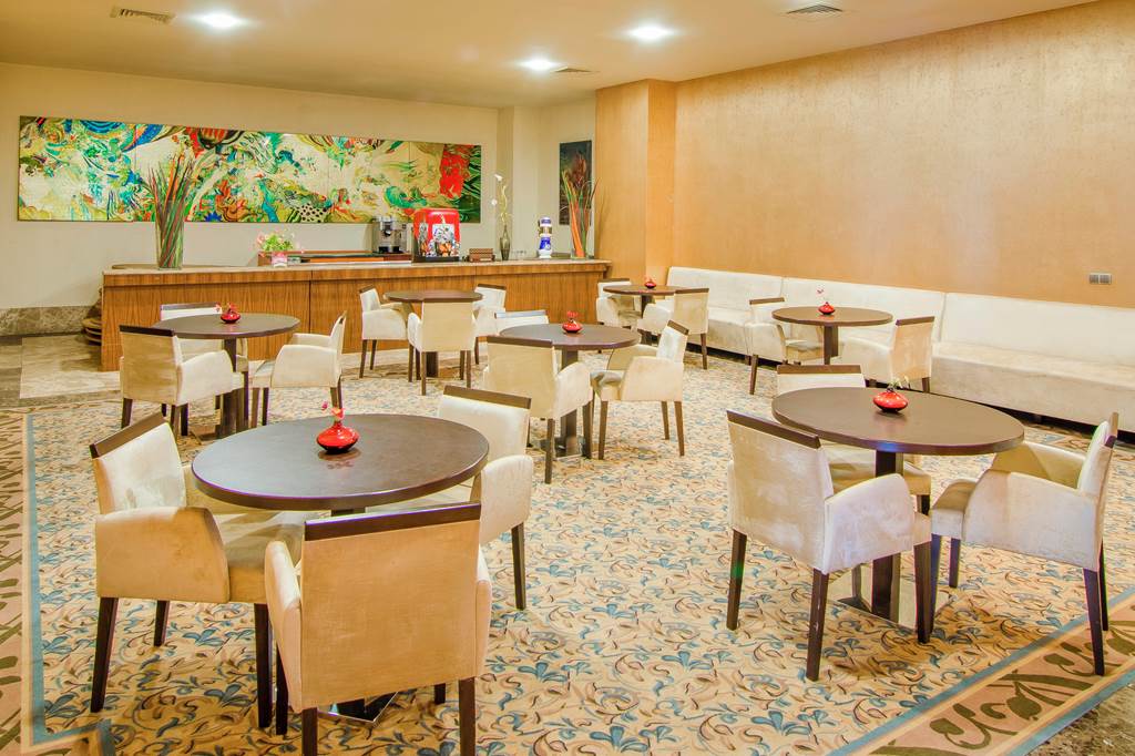 ADB_78415_Fantasia_Hotel_Deluxe_Kusadasi_1019_02.jpg