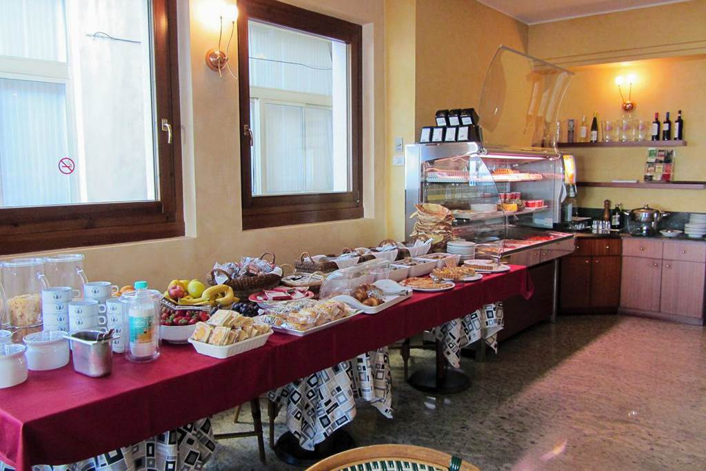 VRN_88071_Hotel_Roma_0624_21.jpg