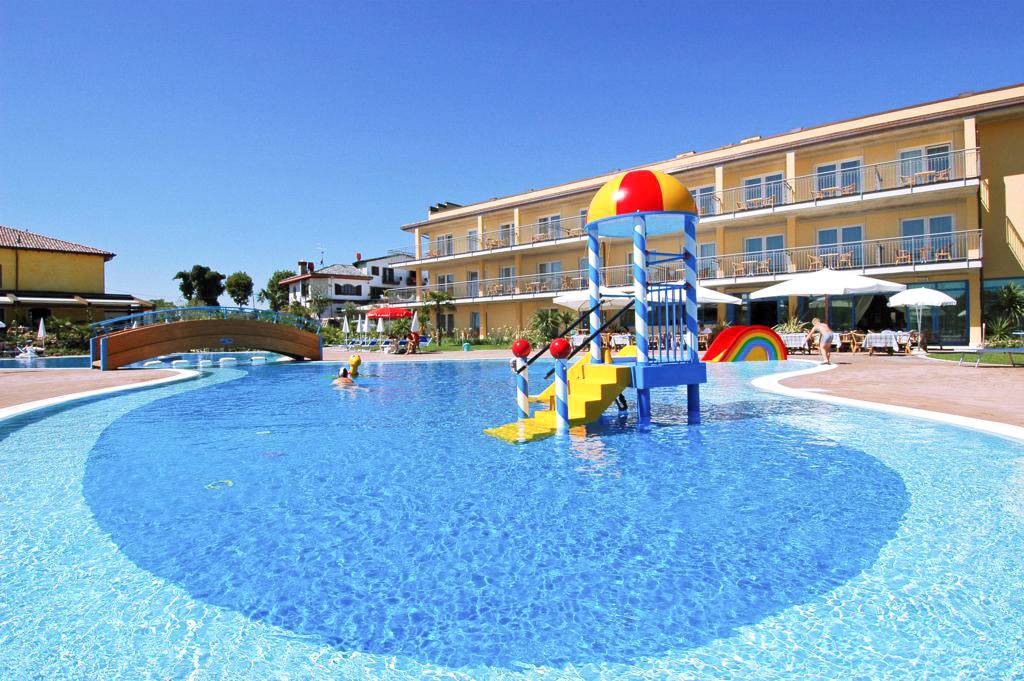 VRN_77440_hotel_bella_italia_0418_03.jpg