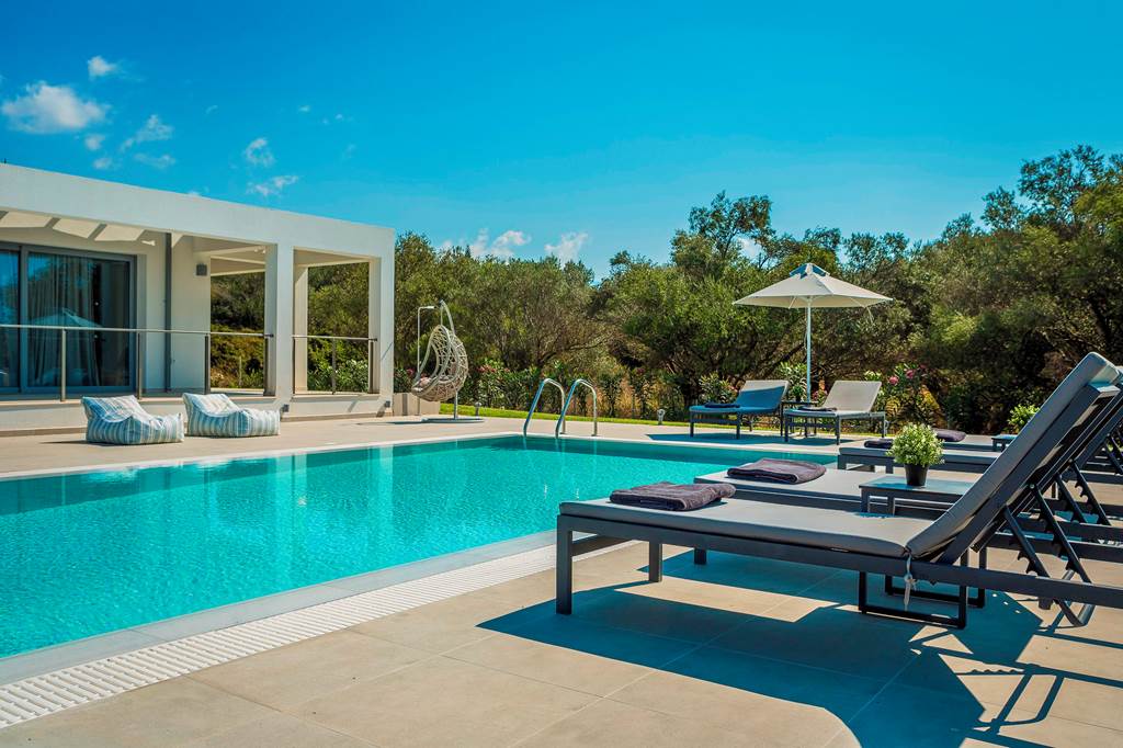 EFL_87785_Juliet_Villa_0524_01.jpg