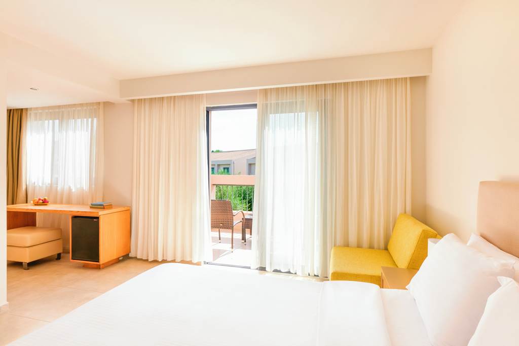 ZTH_85977_Atlantica_Eleon_Grand_Resort_0624_35.jpg