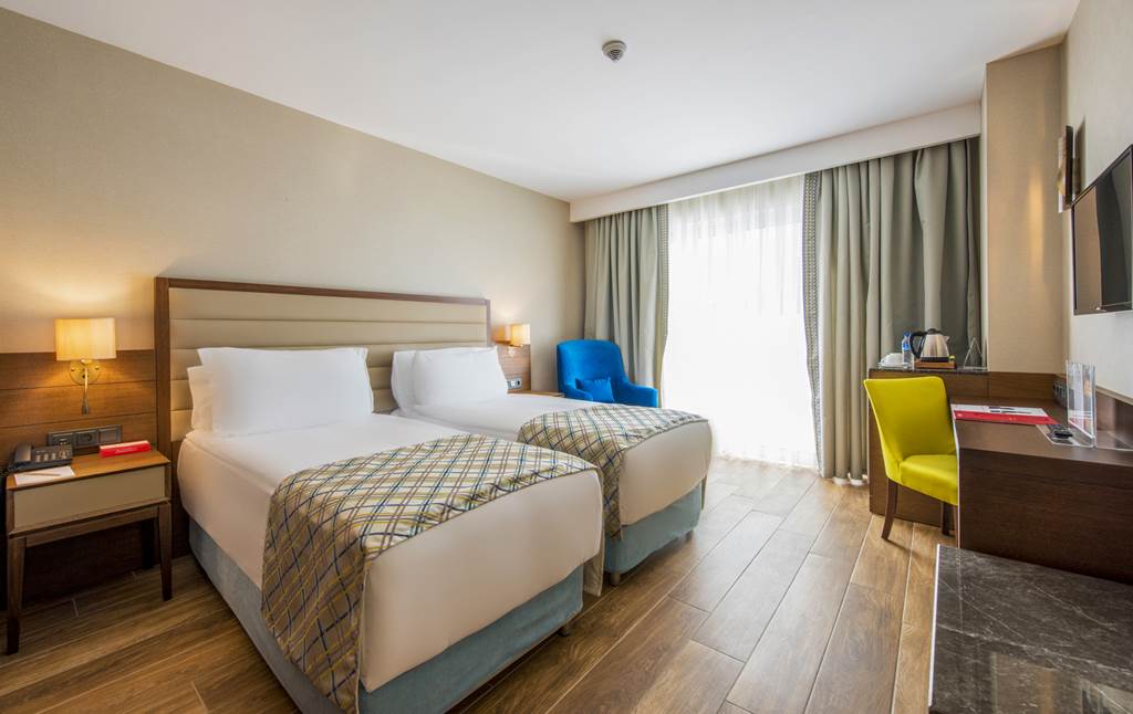 AYT_83923_Ramada_Plaza_Antalya_0622_02.jpg