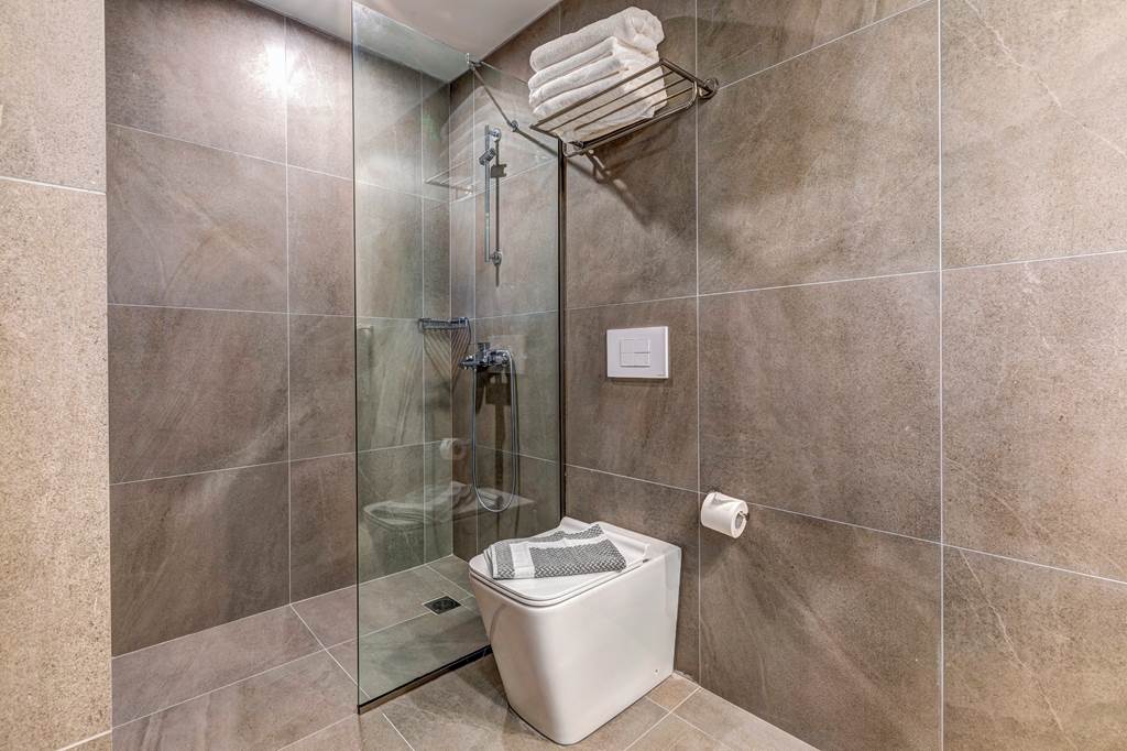 ZTH_83971_White_Olive_Elite_Hotel_1022_03.jpg