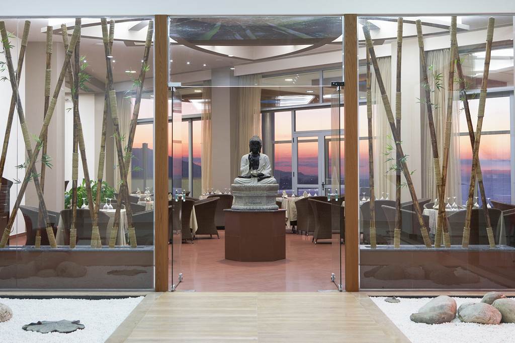 RHO_70905_Atrium_Platinum_Luxury_Resort_&_Spa_0424_18.jpg