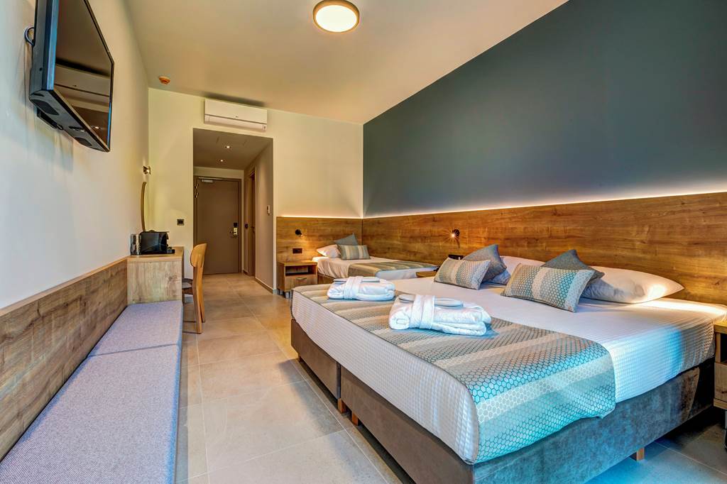 ZTH_83971_White_Olive_Elite_Hotel_1022_06.jpg
