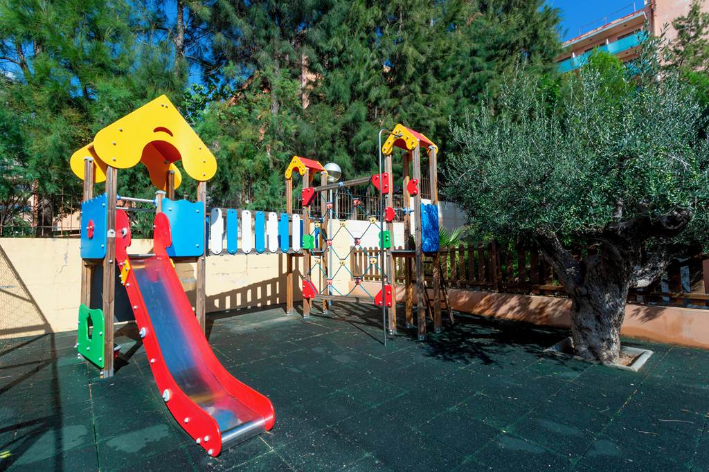 REU_77476_Aparthotel_SunClub_Salou_&_PortAventura_Theme_Park_0919_12.jpg