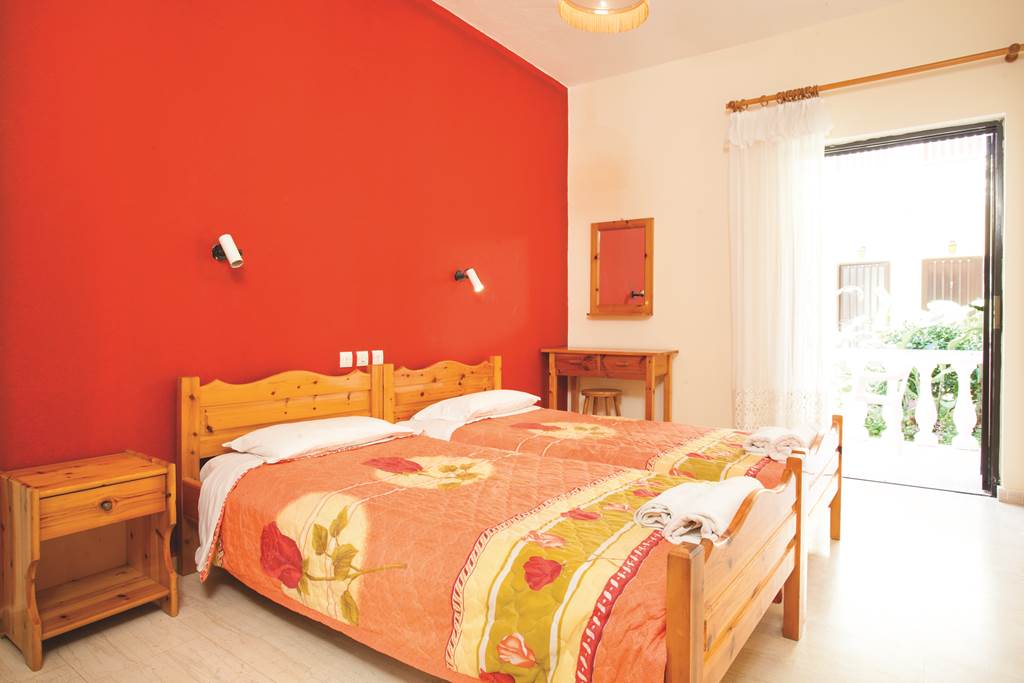 F_CFU_71240_VALENTINOS_APTS_0614_04.jpg