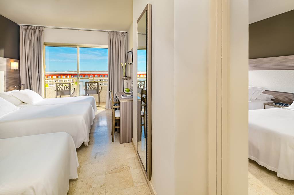 REU_73134_H10_Cambrils_Playa_0418_01.jpg