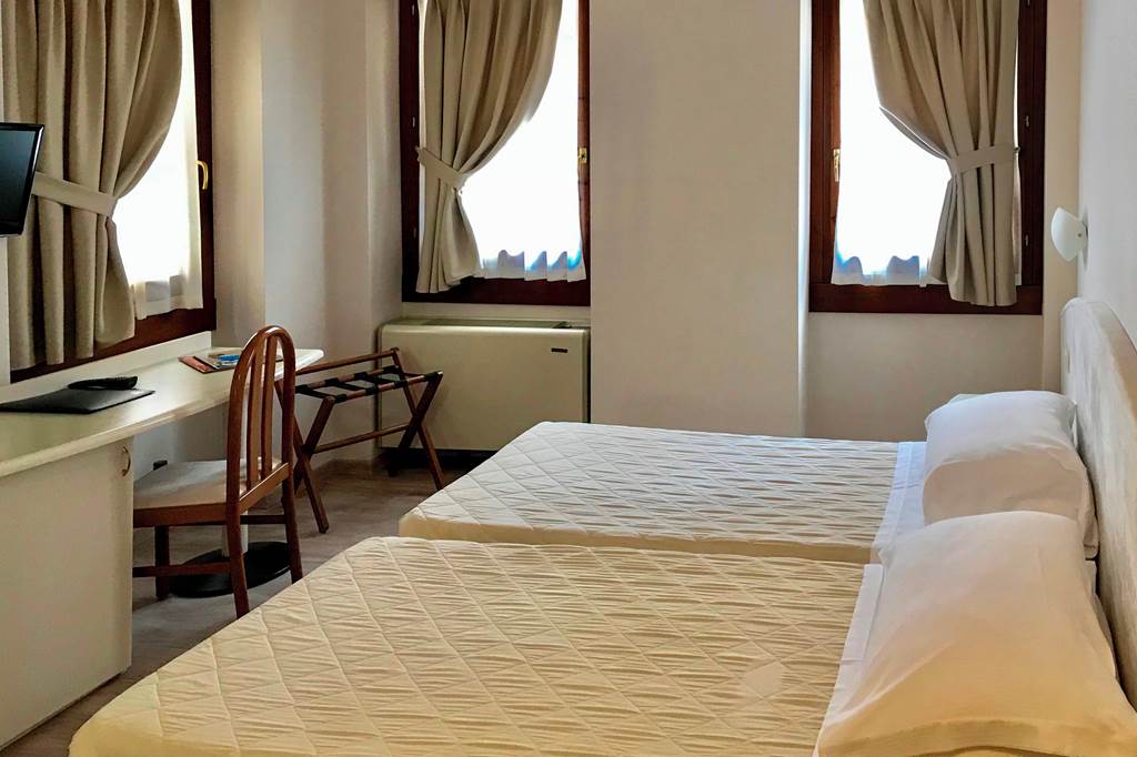 VRN_88071_Hotel_Roma_0624_02.jpg