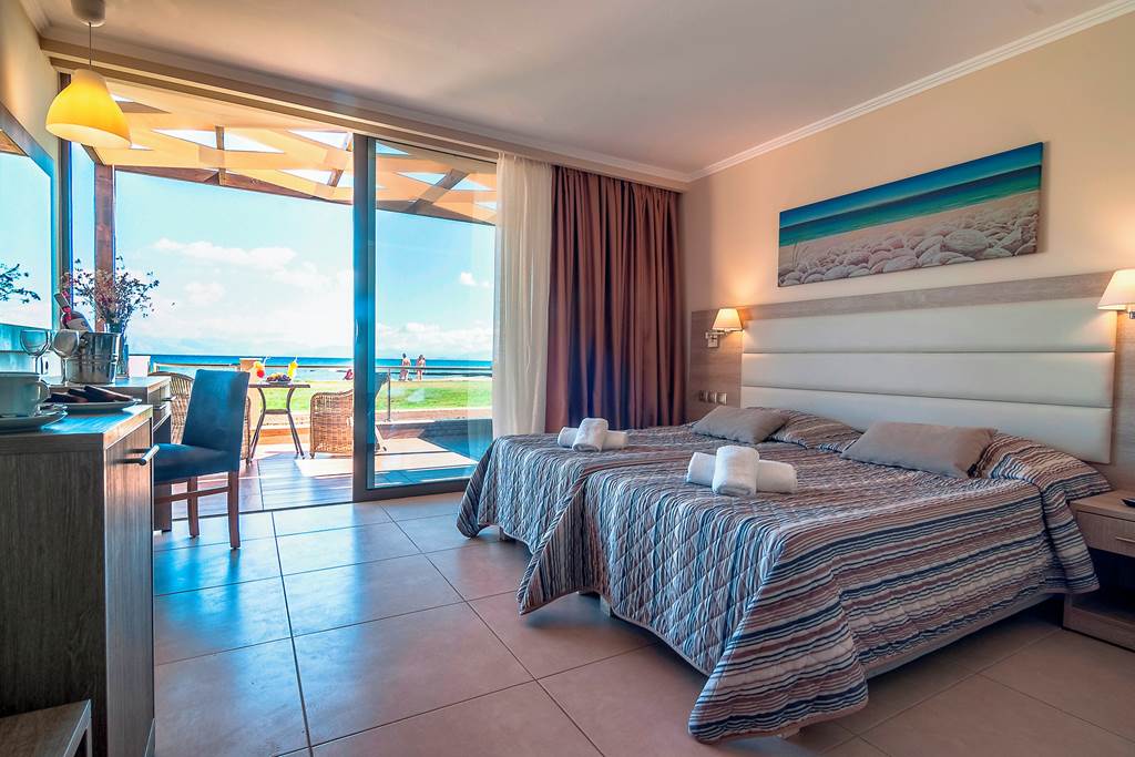 CFU_68853_Messonghi_Beach_Hotel_0922_05.jpg