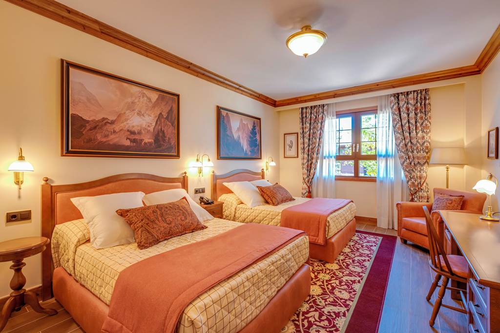 REU_80100_Hotel_Colorado_Creek_0722_06.jpg