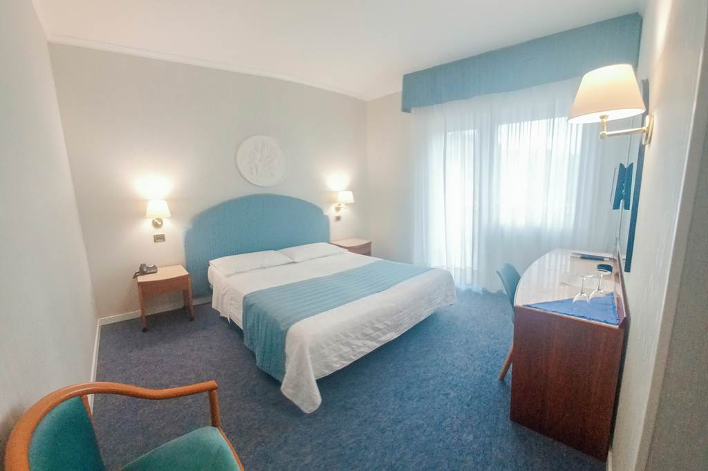 VRN_72921_Hotel_Excelsior_Bay_0823_01.jpg