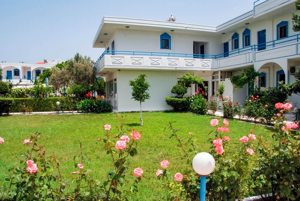 RHO_83060_Garden_Hotel_0521_01.jpg