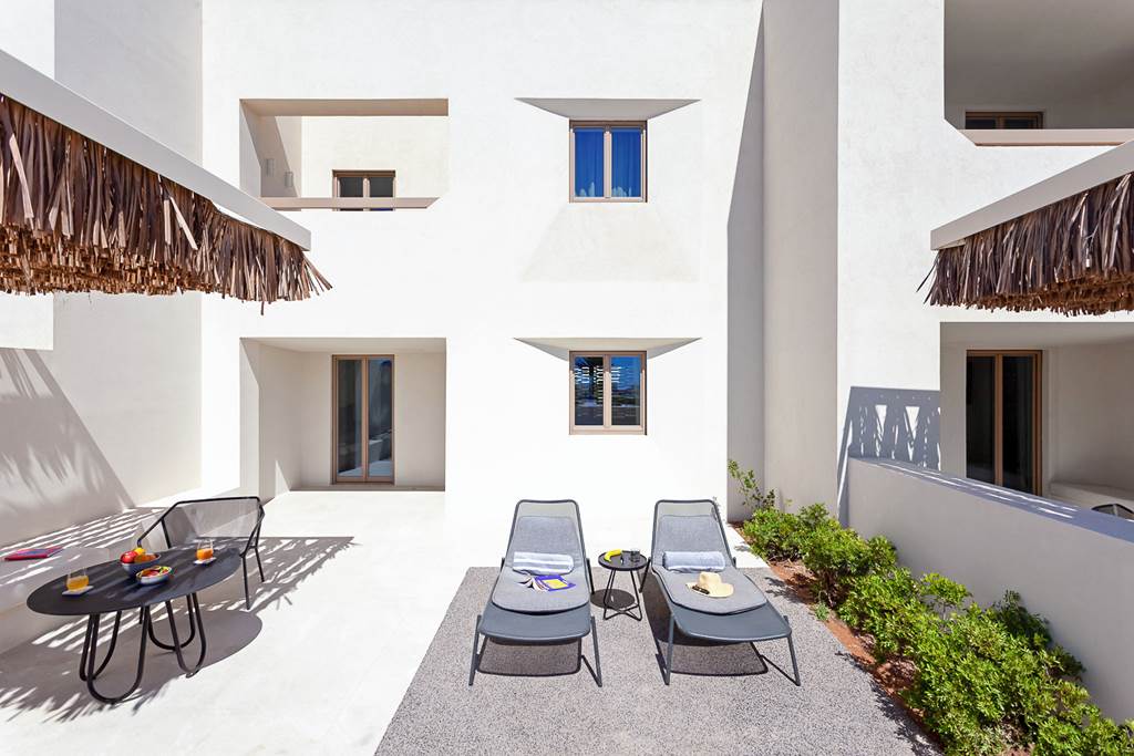 JTR_84665_Nous_Santorini_1122_22.jpg